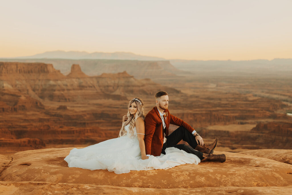 Couple eloping in Utah, Dead Horse Point State Park