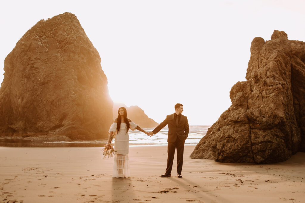 Romantic elopement by the sea with dramatic cliffs in Oregon.